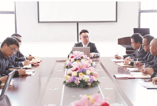 超人廚衛(wèi)羅董：不是行情不好，是以前過得太滋潤