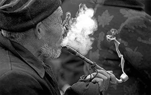 吸煙有害健康！快快換上集成灶十大品牌產(chǎn)品