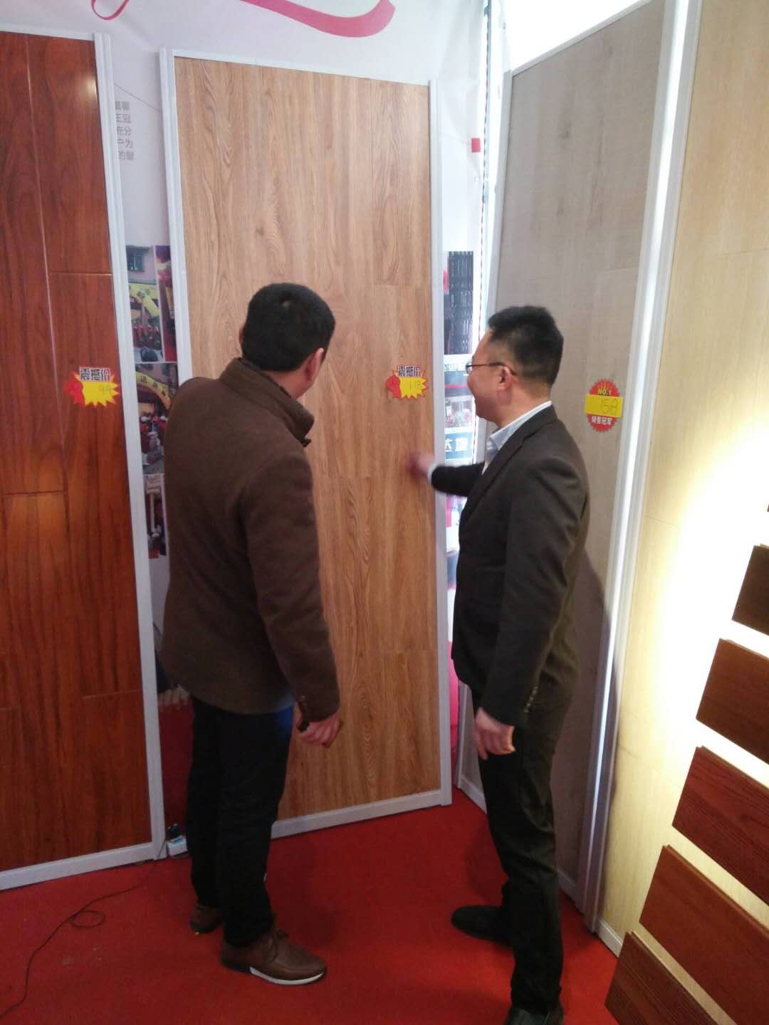 品牌營銷|榮事達地板經銷商不靠扶持靠實干，活動進行中
