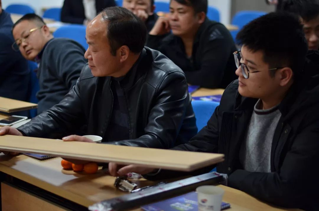 品牌大事|共創未來 2018巨峰板材優秀經銷商戰略研討會