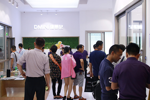 中國建博會20周年現場|德慕尼康同義：重質量，重服務