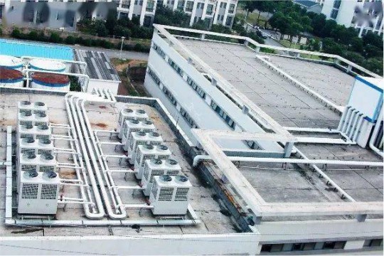 江蘇無錫衛(wèi)生學(xué)校案例，空氣能熱泵機(jī)組既能供暖又能提供熱水 