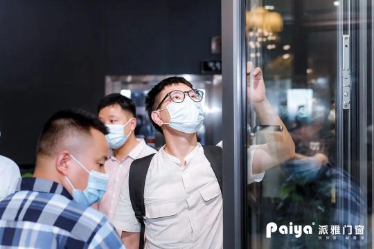 人氣爆棚超震撼!!派雅門(mén)窗攜“至臻新品”驚艷建博會(huì)！ 