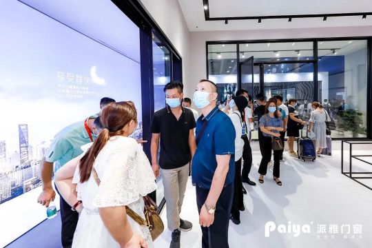 人氣爆棚超震撼!!派雅門(mén)窗攜“至臻新品”驚艷建博會(huì)！ 