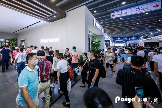 人氣爆棚超震撼!!派雅門(mén)窗攜“至臻新品”驚艷建博會(huì)！ 