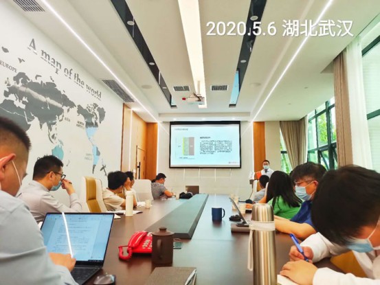 回鄉(xiāng)代理做堿克瓷磚背膠，滴滴司機(jī)不再奔波