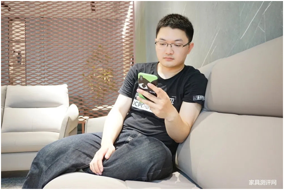 庫萊雅家居：老師們，別總是站著，坐下來休息一下
